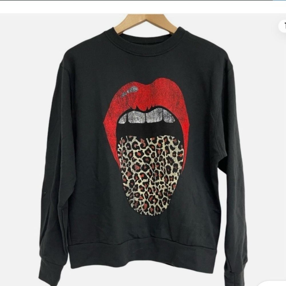 Graphic Lip Print Sweatshirt